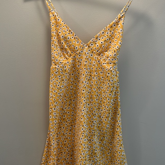 Cute little summer dress - Picture 2 of 4